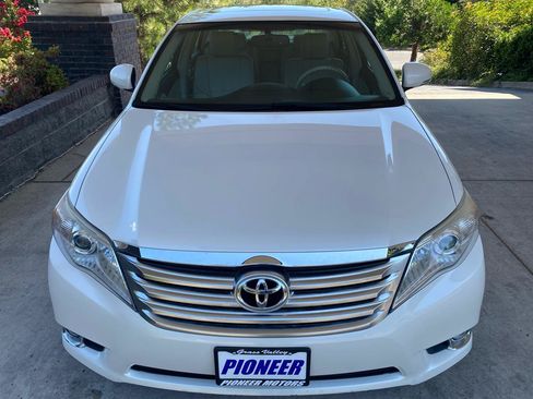 Used 2011 Toyota Avalon FWD image 5