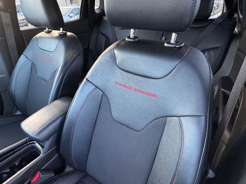 Used 2023 Jeep Compass Trailhawk image 21