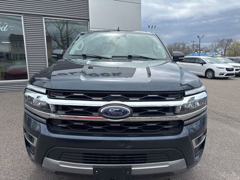 Used 2024 Ford Expedition Limited image 3