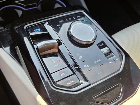 Used 2024 BMW i5 eDrive40i w/ M Sport Package image 25