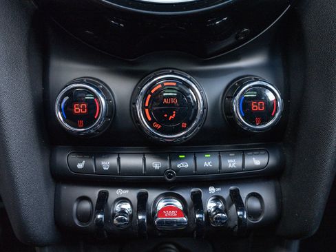 Used 2020 MINI Cooper 2-Door Hardtop FWD image 26