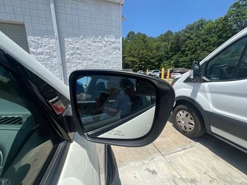 Used 2019 Nissan Pathfinder SL FWD image 22