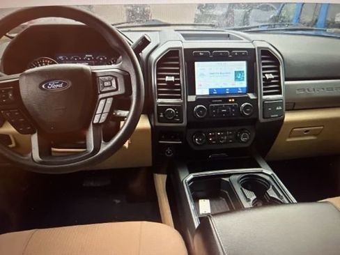 Used 2021 Ford F250 XLT w/ XLT Premium Package image 9