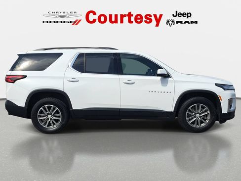 Used 2023 Chevrolet Traverse LT AWD/4WD image 3