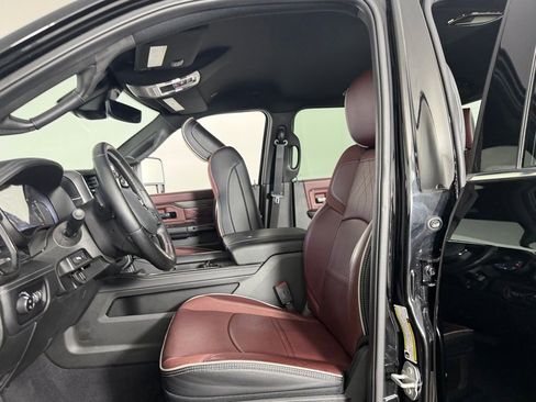 Used 2025 RAM 2500 Limited AWD/4WD image 22