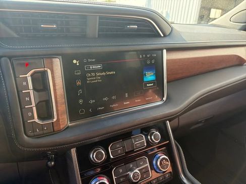 Used 2023 GMC Yukon Denali Ultimate AWD/4WD image 12