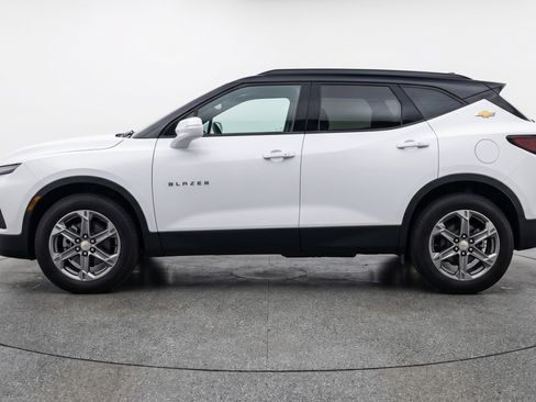 Used 2025 Chevrolet Blazer LT image 5