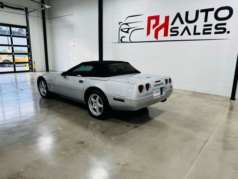 Used 1996 Chevrolet Corvette Convertible image 2