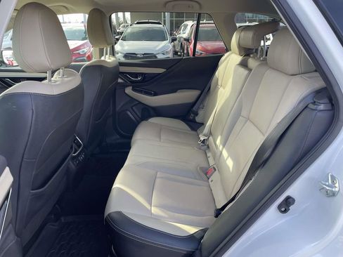 Used 2022 Subaru Outback Limited image 3