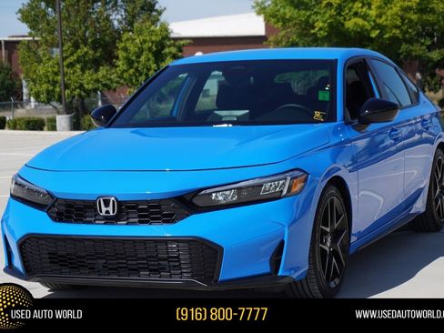 Used 2025 Honda Civic Sport image 1