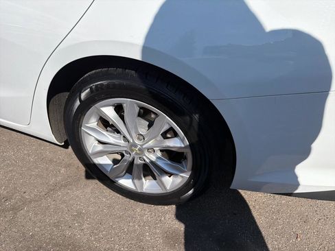 Used 2021 Chevrolet Malibu LT FWD image 13