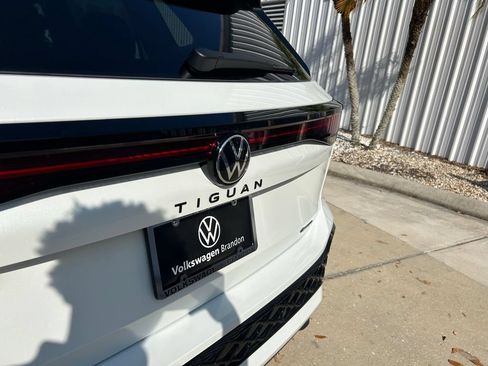New 2026 Volkswagen Tiguan SE R-Line AWD/4WD image 30