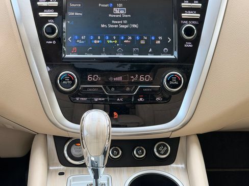Used 2017 Nissan Murano Platinum w/ Platinum Technology Package FWD image 19