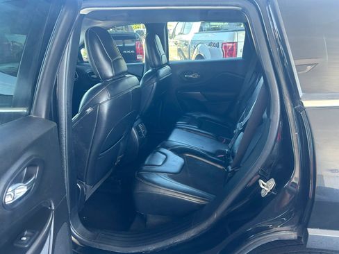 Used 2020 Jeep Cherokee Latitude Plus AWD/4WD image 16