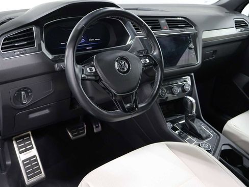 Used 2019 Volkswagen Tiguan SEL R-Line AWD/4WD image 4