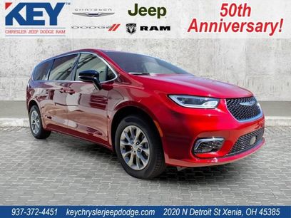 New 2026 Chrysler Pacifica Select