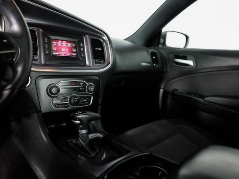 Used 2017 Dodge Charger SE w/ Power Sunroof Group image 28