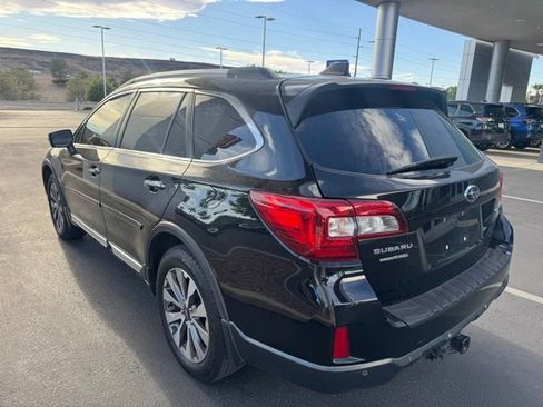 Used 2017 Subaru Outback 3.6R Touring AWD/4WD image 4
