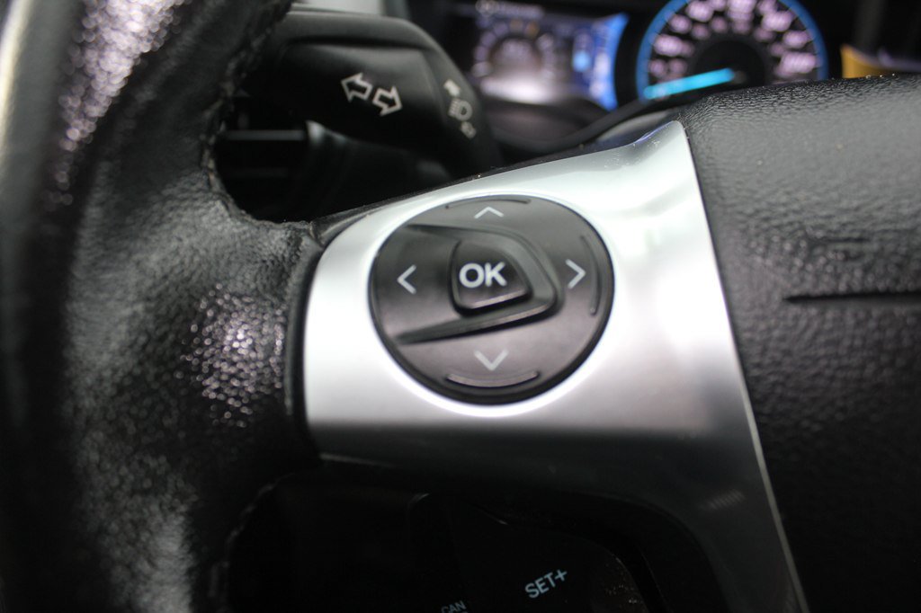 Used 2016 Ford C-MAX Energi SEL w/ Equipment Group 302A FWD image 12