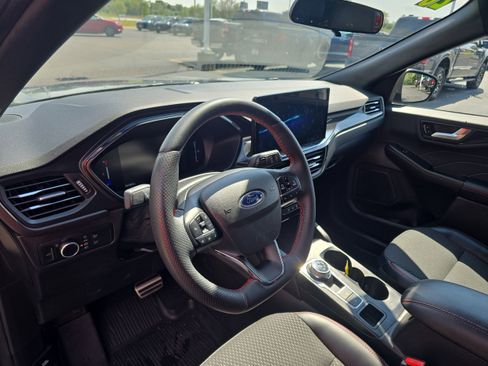 Used 2023 Ford Escape ST-Line w/ Tech Pack #1 AWD/4WD image 10