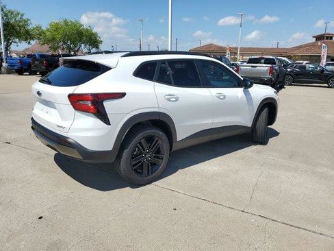 New 2026 Chevrolet Trax ACTIV w/ Sunroof Package FWD image 7