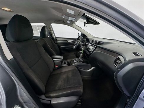 Used 2020 Nissan Rogue Sport S image 26