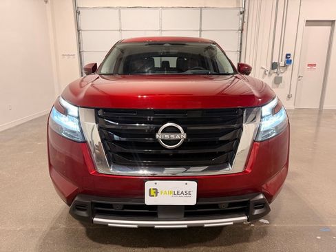 Used 2023 Nissan Pathfinder Platinum w/ Cargo Package FWD image 2