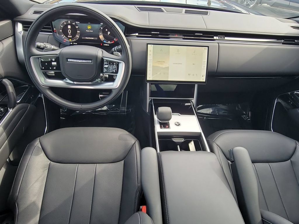 Used 2025 Land Rover Range Rover SE AWD/4WD image 18
