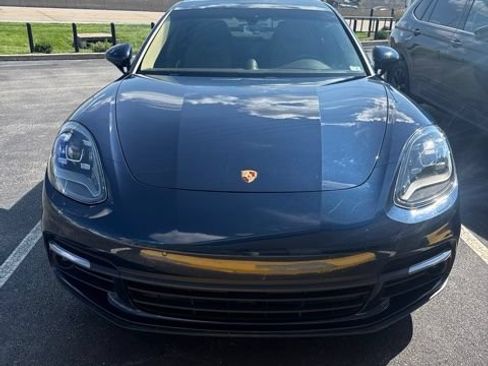 Used 2017 Porsche Panamera 4 AWD/4WD image 3