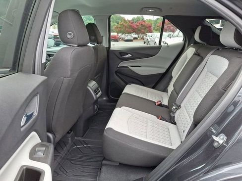 Used 2022 Chevrolet Equinox LS w/ LS Convenience Package image 10
