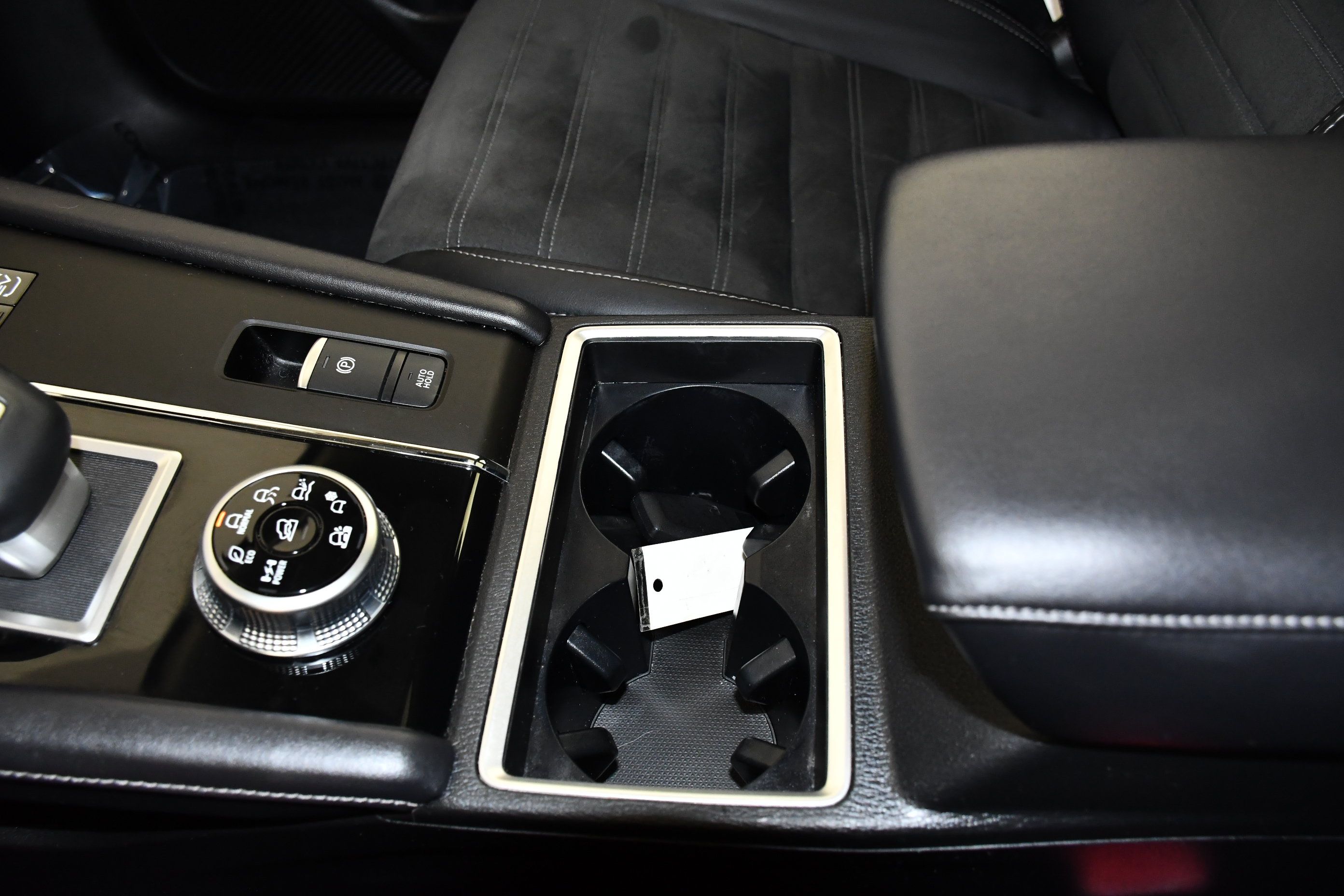 Used 2025 Mitsubishi Outlander SE AWD/4WD image 32