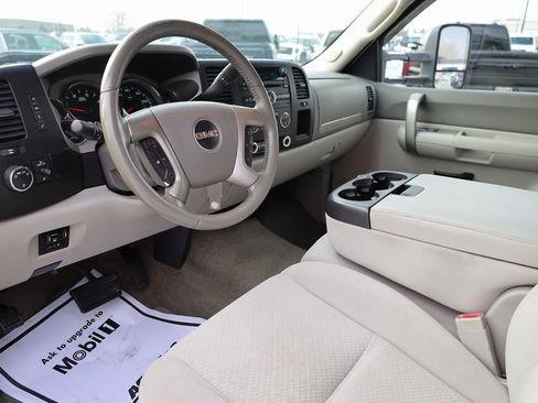Used 2008 GMC Sierra 2500 SLE w/ Z71 Off-Road Package image 12