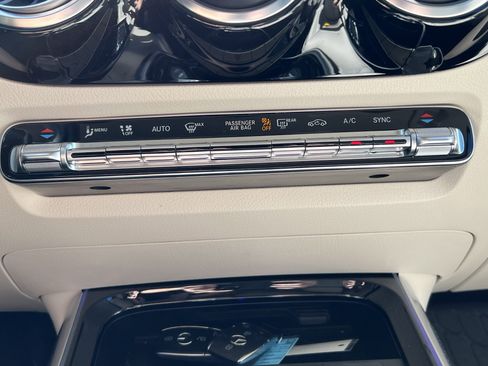 Certified 2023 Mercedes-Benz GLA 250 4MATIC image 29