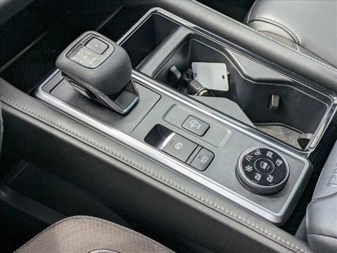 Used 2023 Nissan Pathfinder SL w/ Lighting Package (N92) image 17