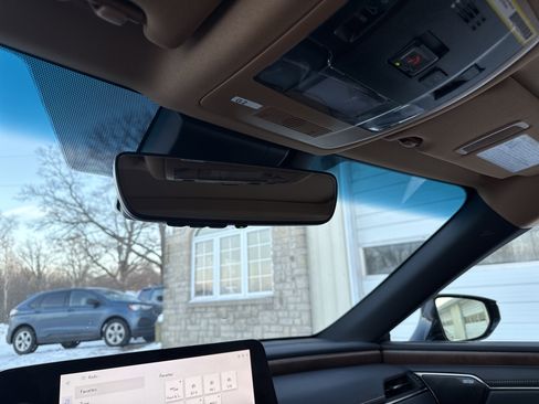 Used 2023 Lexus ES 300h Ultra Luxury image 25