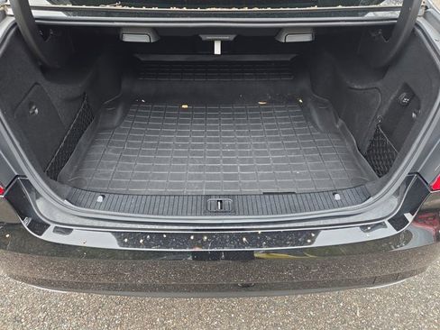 Used 2012 Mercedes-Benz E 350 4MATIC Sedan image 8