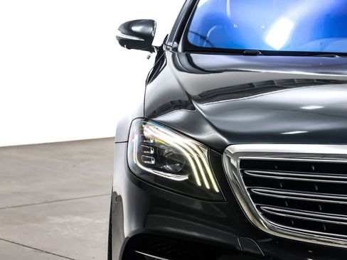 Used 2019 Mercedes-Benz S 560 Sedan image 14