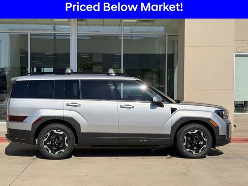 Used 2025 Hyundai Santa Fe SEL image 3