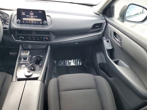 Used 2024 Nissan Rogue S image 26