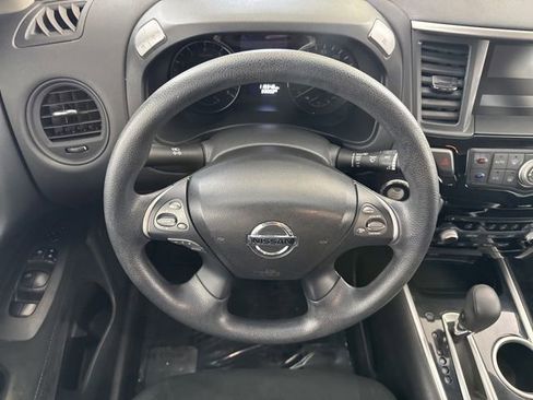 Used 2015 Nissan Pathfinder S AWD/4WD image 25