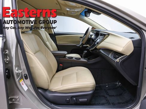 Used 2017 Toyota Avalon Limited w/ All Weather Liner Package FWD image 26