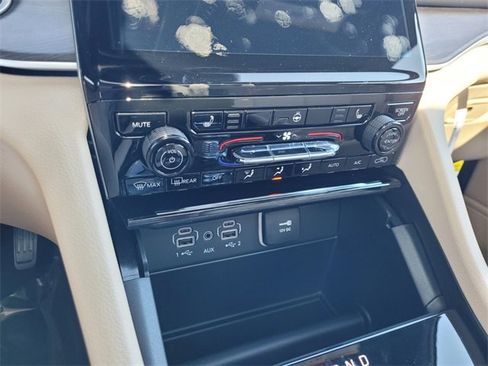 New 2025 Jeep Grand Cherokee Limited image 27