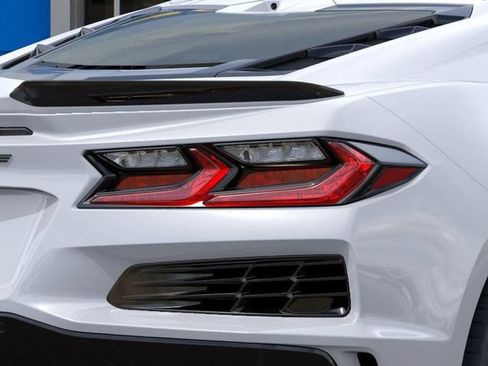 New 2025 Chevrolet Corvette E-Ray w/ Stealth Interior Trim Package AWD/4WD image 12