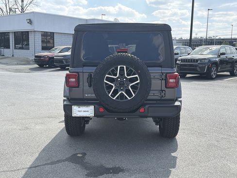 New 2026 Jeep Wrangler Unlimited Sahara AWD/4WD image 7