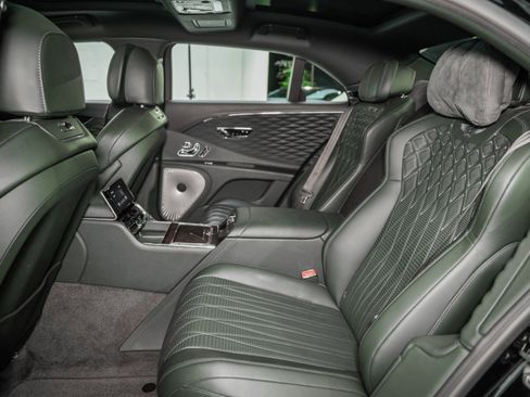 Certified 2022 Bentley Flying Spur V8 image 21