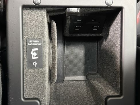 Used 2025 Porsche Macan image 31