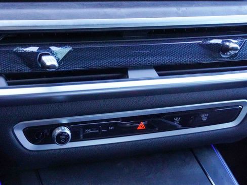 Certified 2025 BMW X5 sDrive40i w/ Premium Package image 28