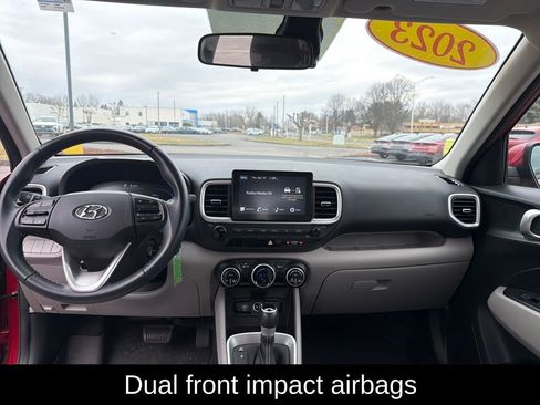 Used 2023 Hyundai Venue SEL image 14