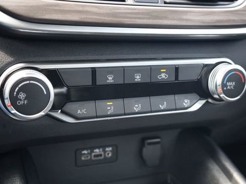 Used 2025 Nissan Altima 2.5 SV FWD image 19