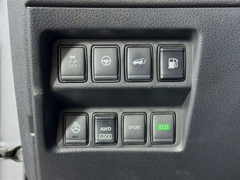 Used 2020 Nissan Rogue SL AWD/4WD image 11